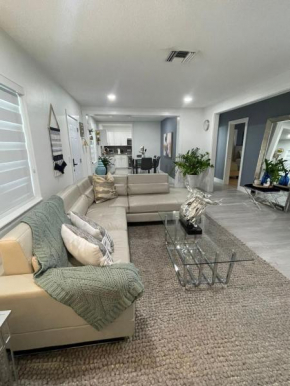 Exquisite Miami Retreat By Miami Int Airport